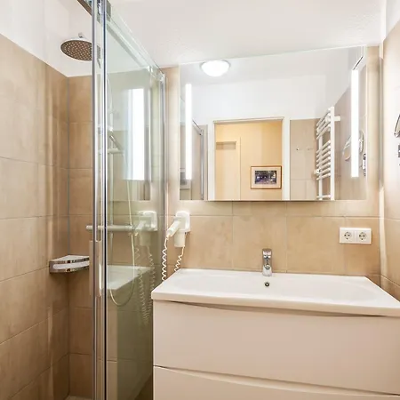 Apartment 664, Seepark